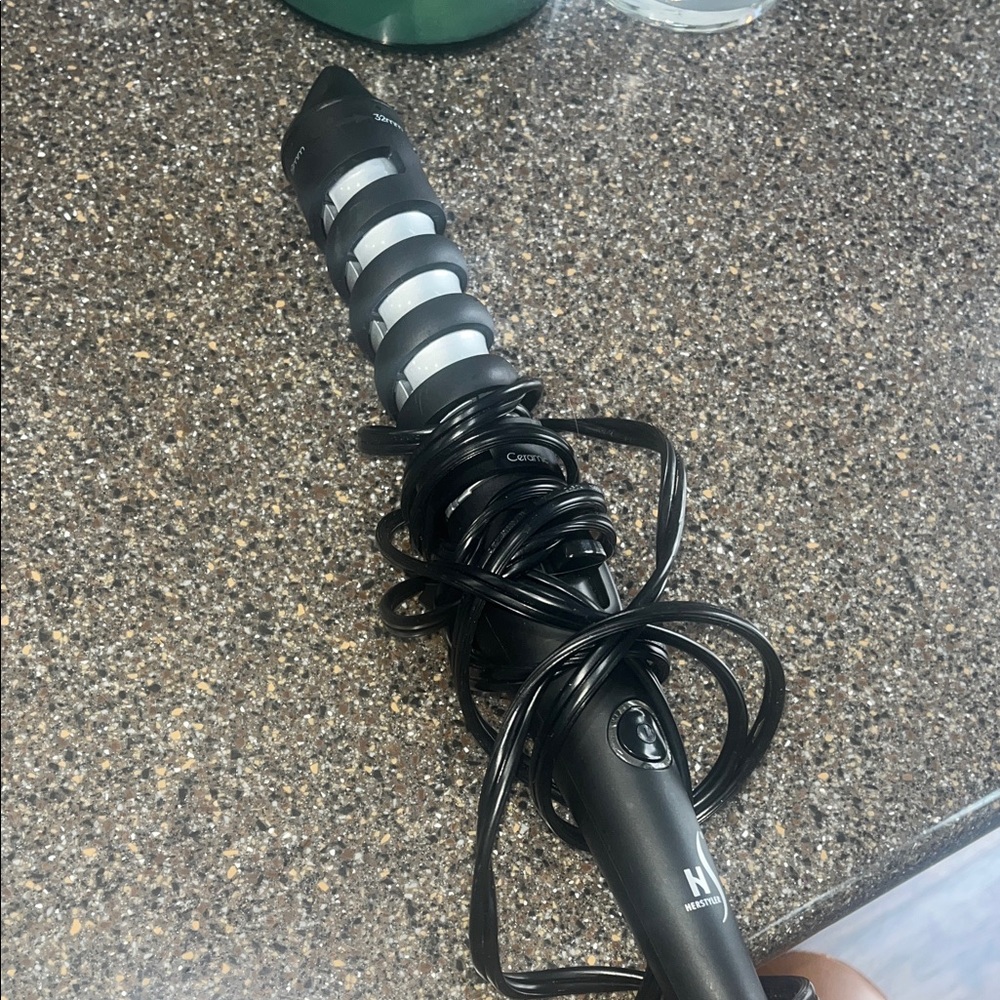 & Other Stories Black Curling Iron